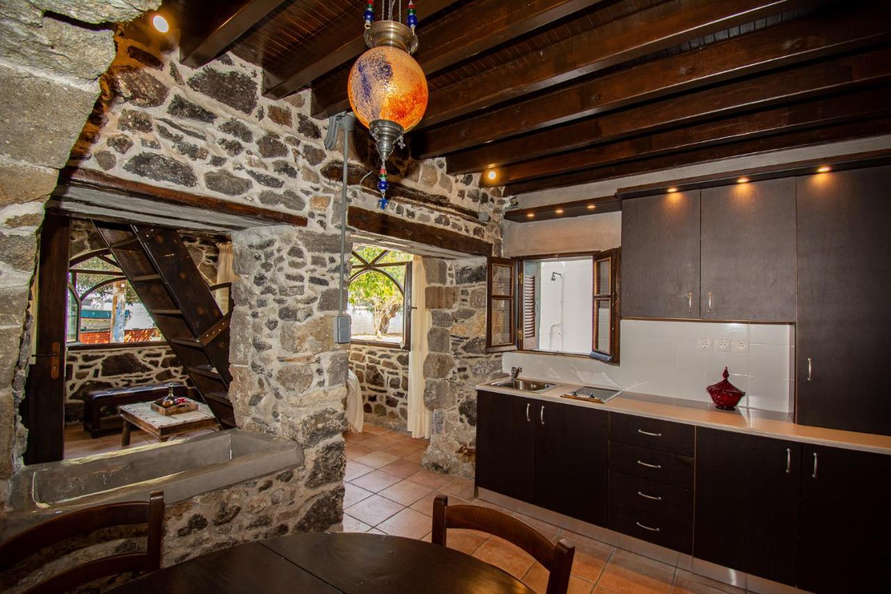 Plousiadi΄S Stone House Apartment Paloi Exterior photo