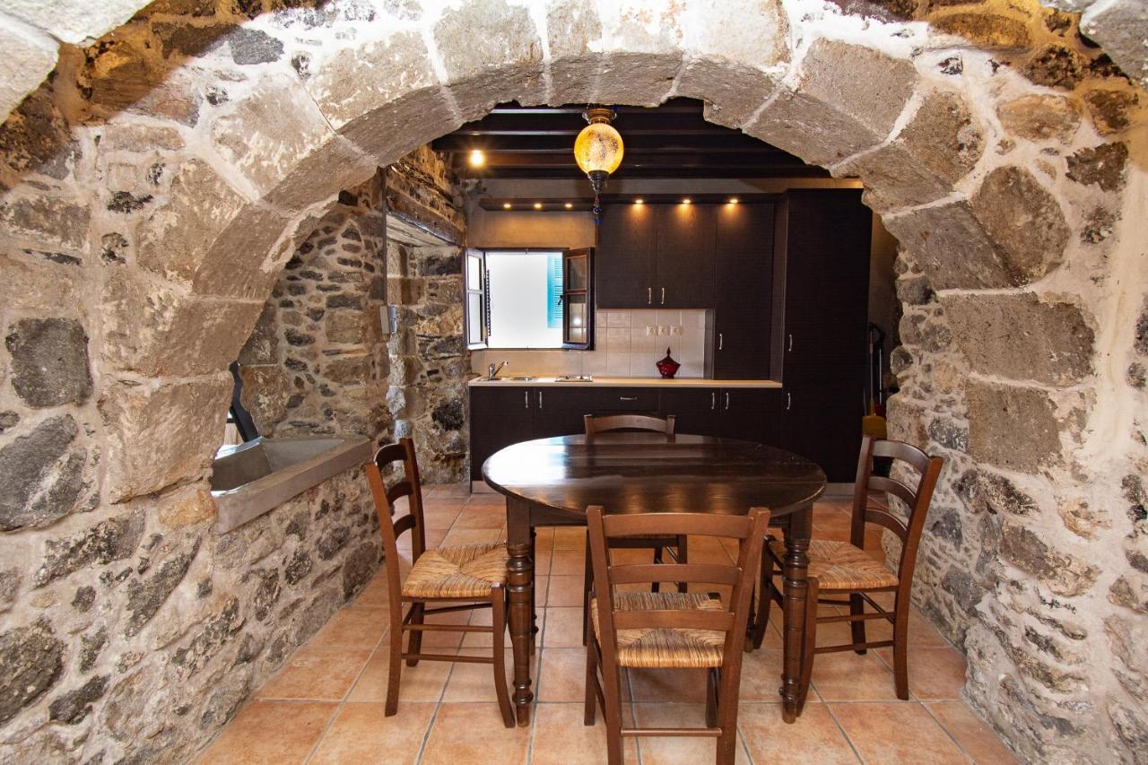 Plousiadi΄S Stone House Apartment Paloi Exterior photo